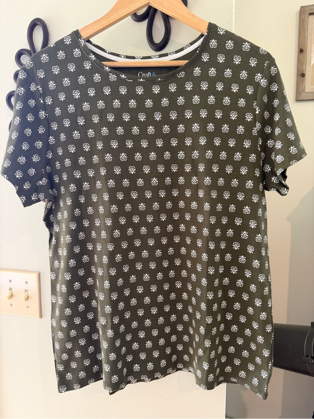 Croft & Bararlow Olive Green Tee with White Floral Motif